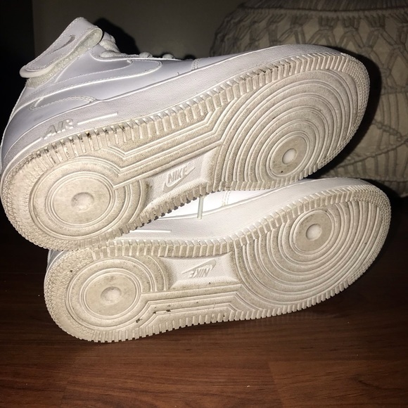 NIKE AIR FORCE 1 White High Top - Picture 5 of 5